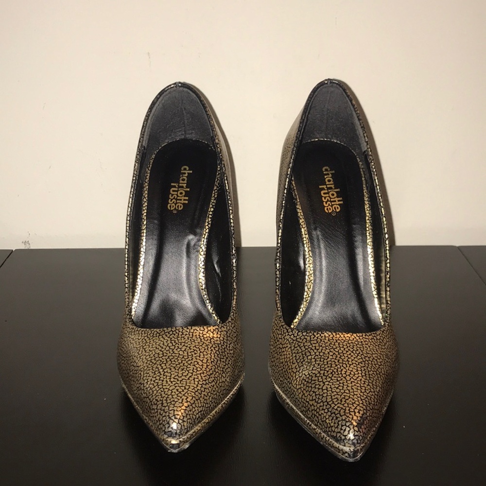 Gold comfy heels!